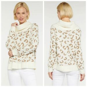 NYDJ  Chunky Cow Neck Cream Chetah Size Small Oversized Cozy Cotton Blend